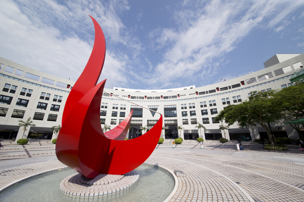 68302c13e4b0e62e72423baf