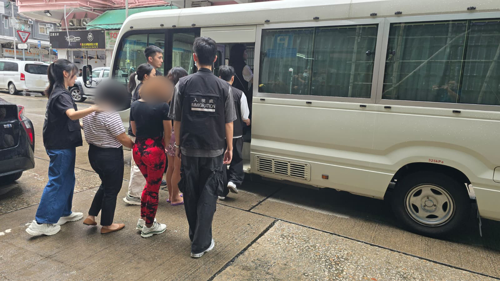 Arrest Photo 02