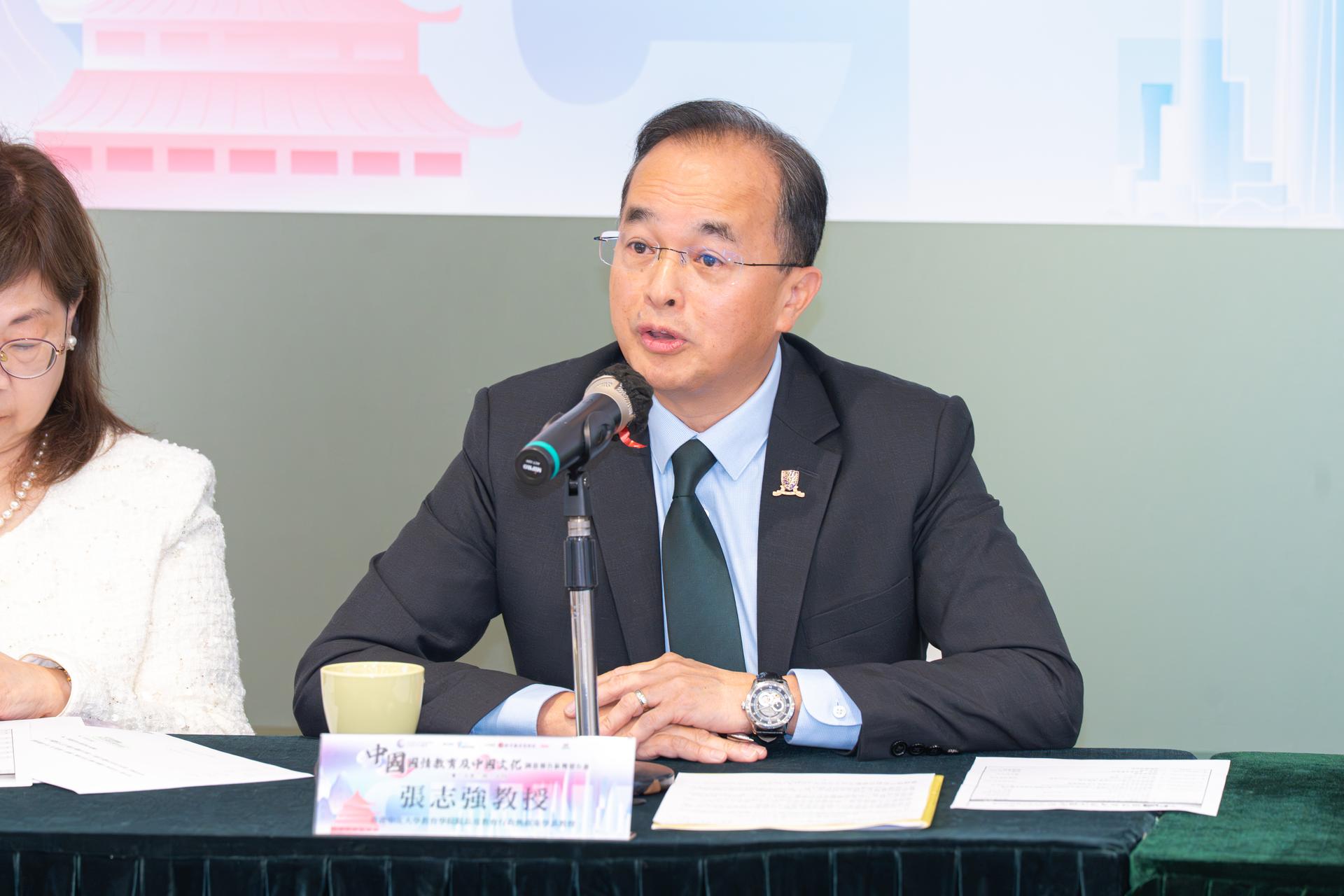 香港中文大學教育學院院長及教育行政與政策學系張志強教授分享起動今次研究計劃的誘因及報告主要內容。