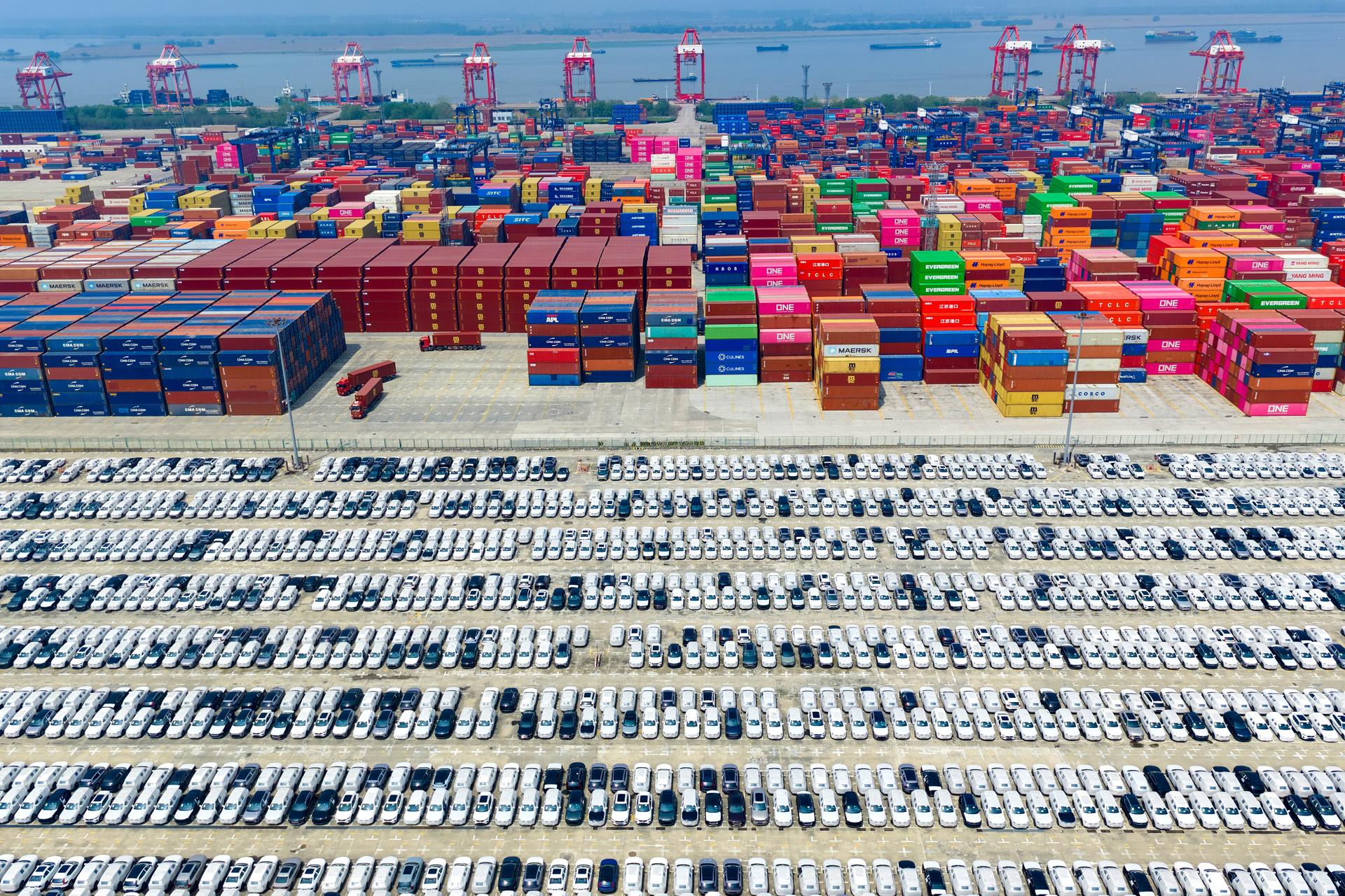 3月我国汽车产销环比大幅回升(14)#XxjpsgC000257_20260410_PEPFN0A001