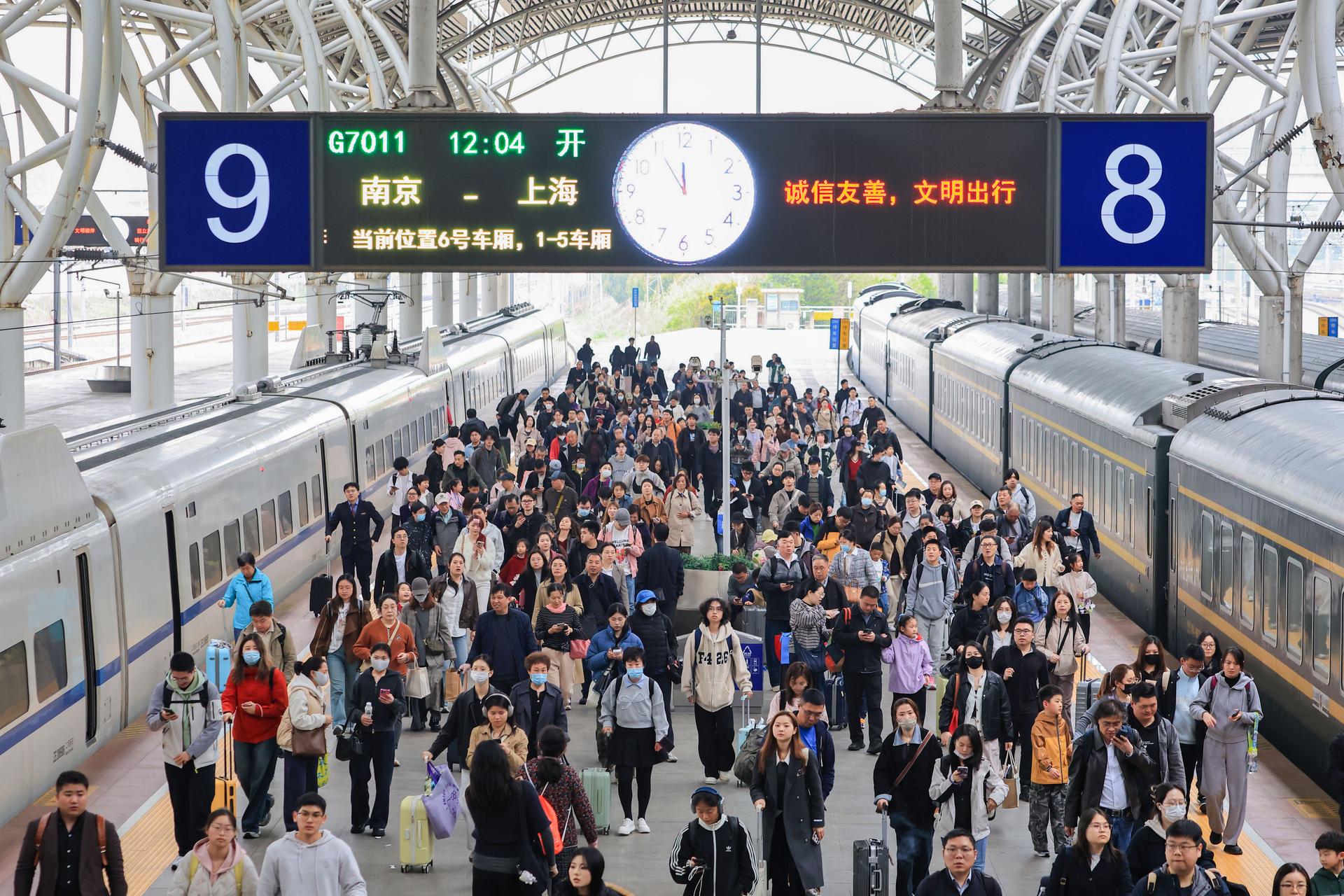 铁路清明假期运输预计发送旅客9050万人次（4）#XxjpsgC000466_20260403_PEPFN0A001