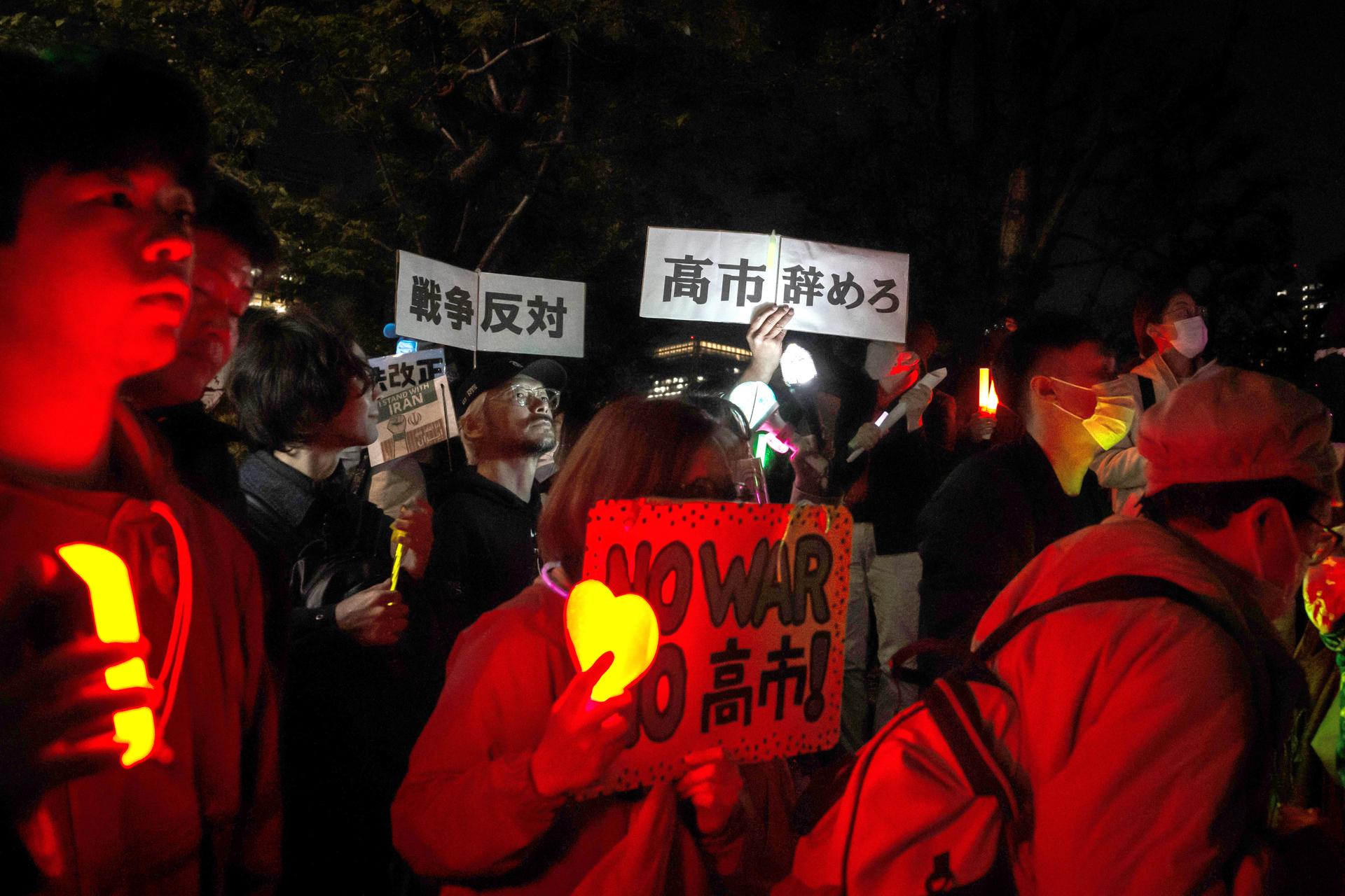 日本东京3万人集会抗议高市政府破坏和平宪法+（1）CmxztpC000019_20260409_PEPFN0A001