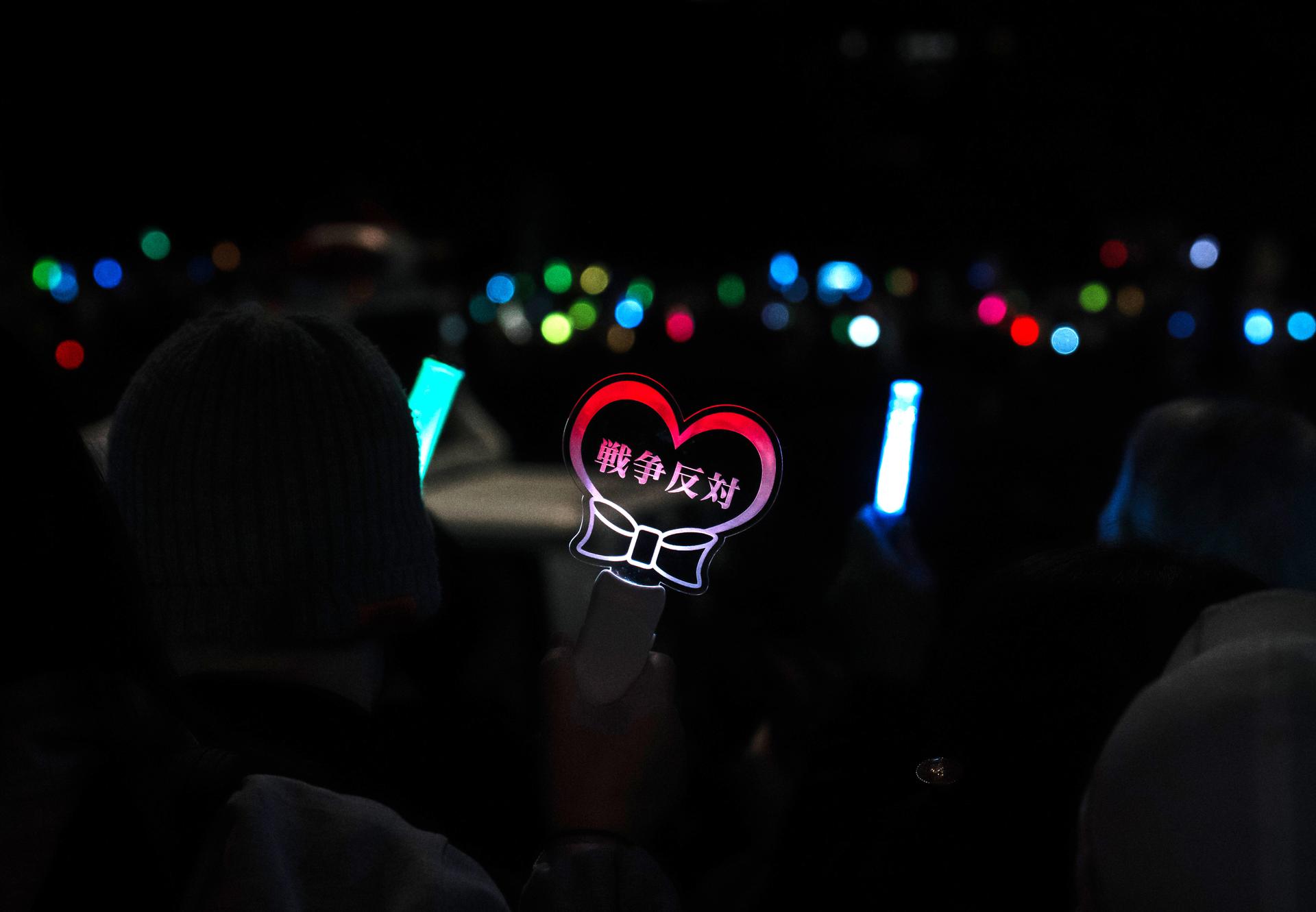 （新华视界）（4）日本东京3万人集会抗议高市政府破坏和平宪法+CmxztpC000067_20260409_PEPFN0A001