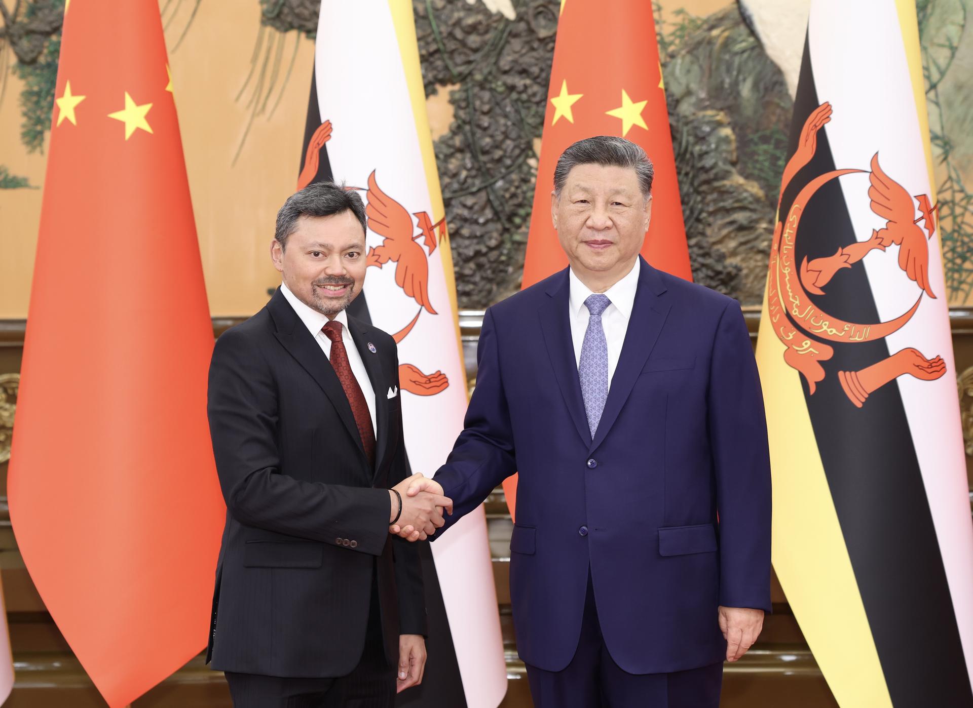 习近平会见文莱王储比拉XxjpsgC000327_20260512_PEPFN0A001