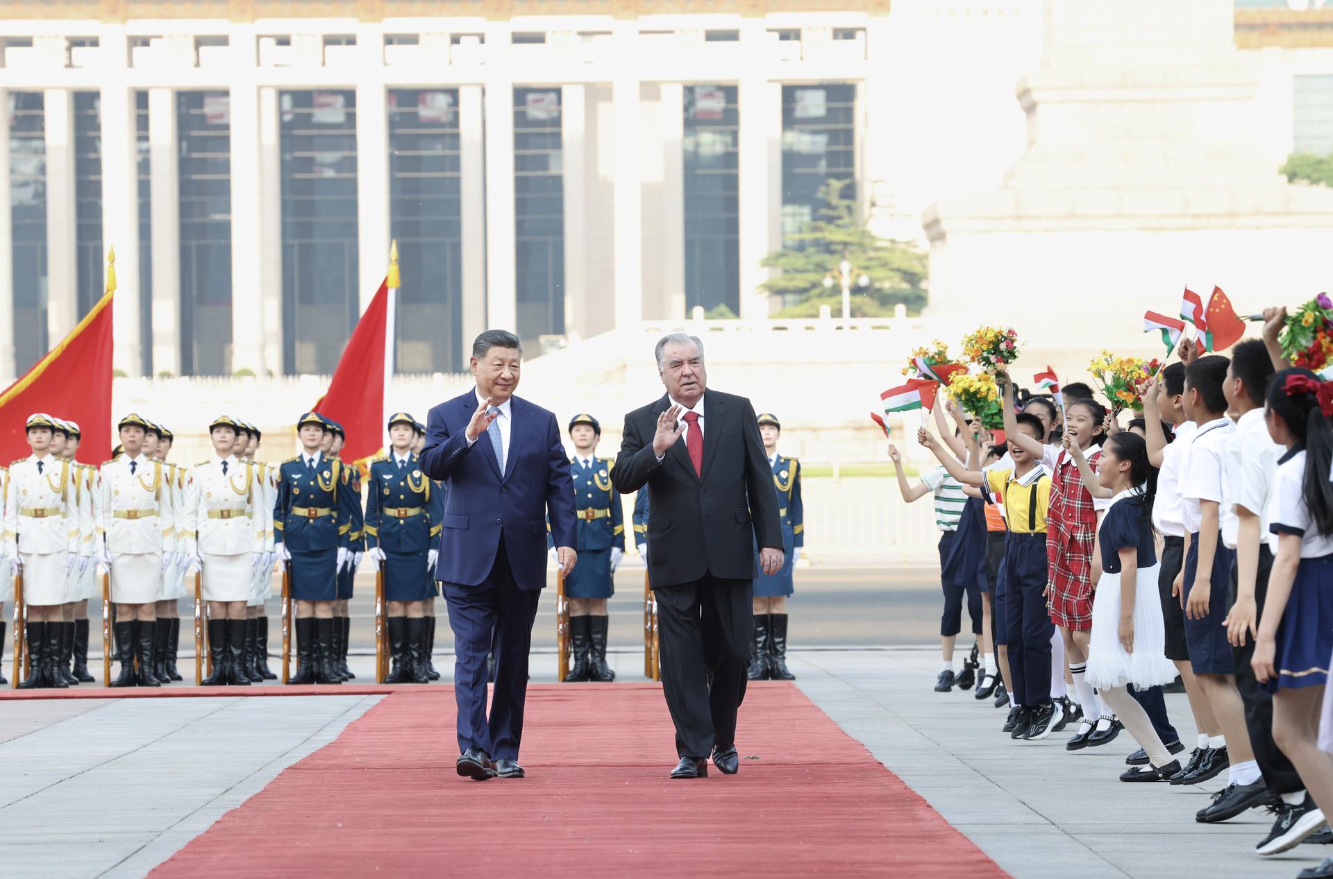 习近平同塔吉克斯坦总统拉赫蒙会谈（2）XxjpsgC000346_20260512_PEPFN0A001