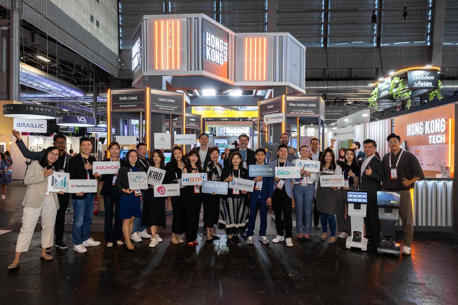 0001_Group photo