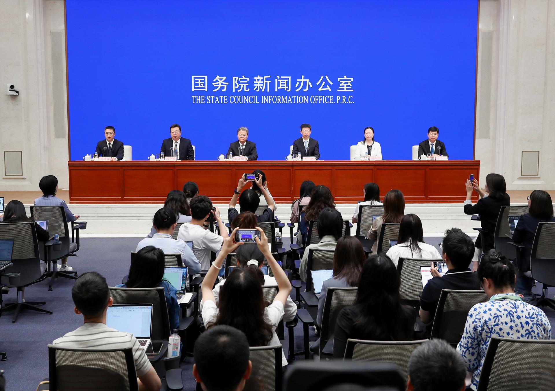 国新办举行国务院政策例行吹风会+介绍《城市更新“十五五”规划》有关情况XxjpsgC000091_20260608_PEPFN0A001