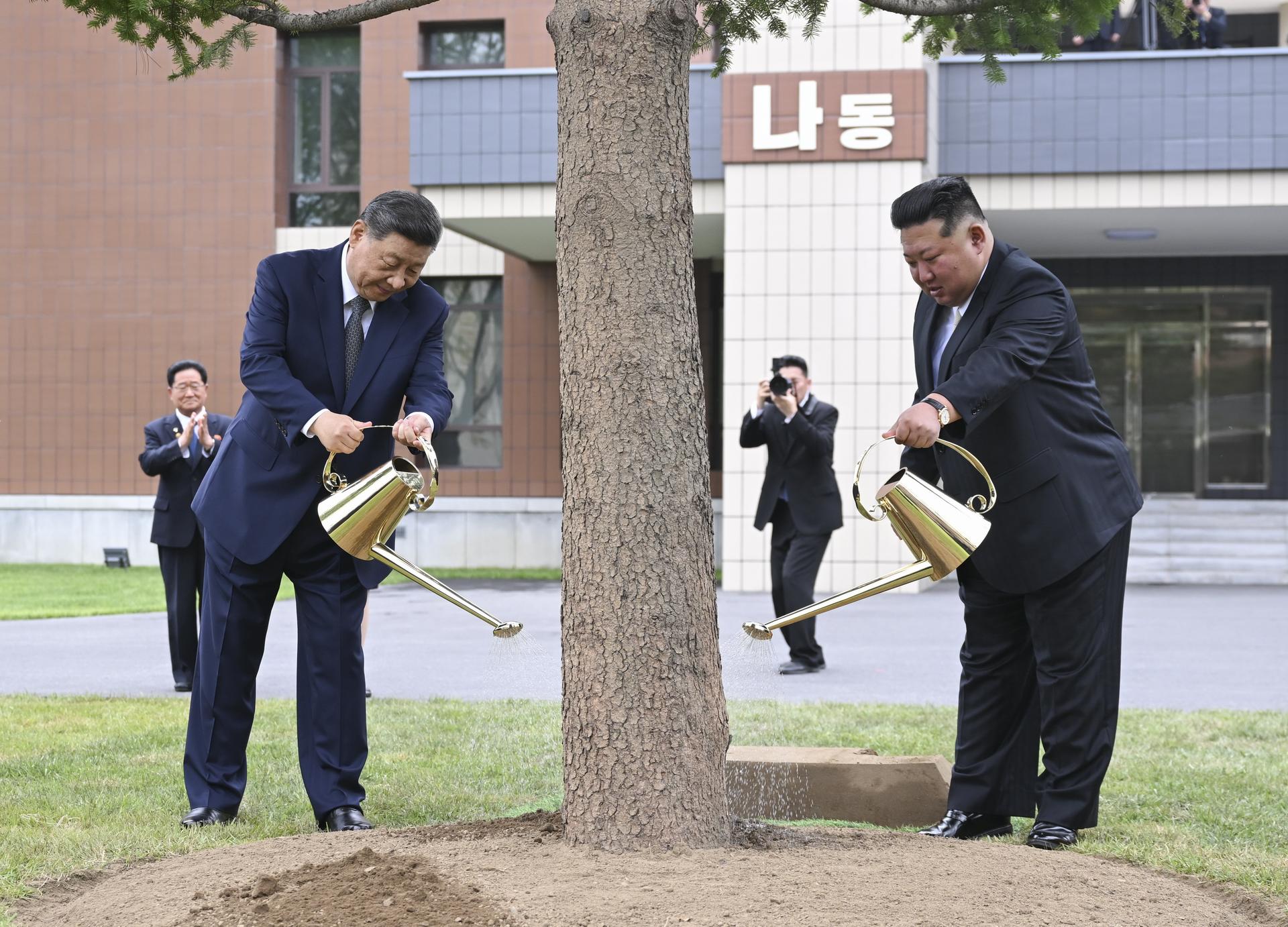 (XHDW)(3)习近平参访朝鲜劳动党中央干部学校XxjpsgC000081_20260609_PEPFN0A001
