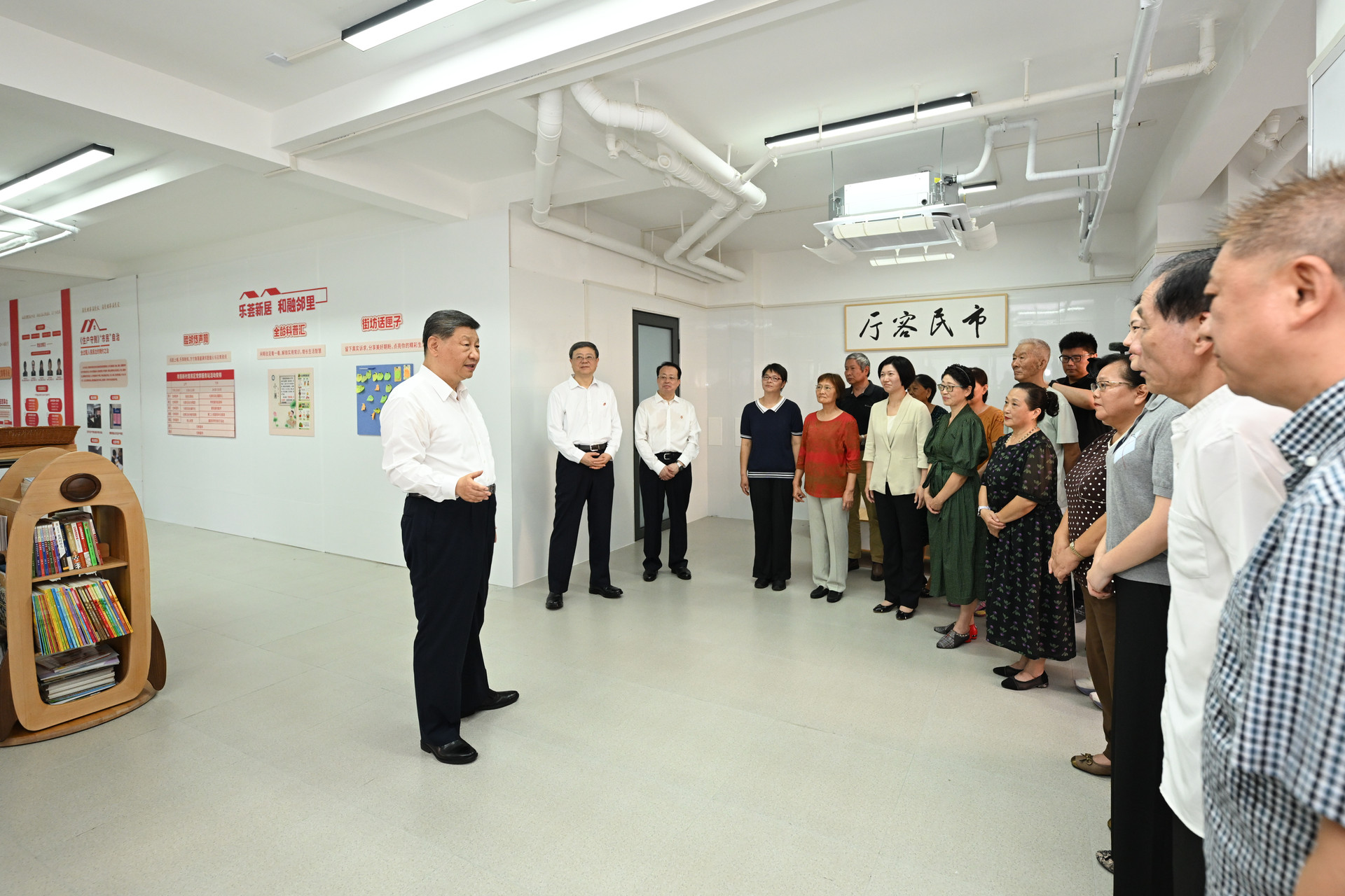 习近平在上海考察（4）XxjpsgC000412_20260715_PEPFN0A001