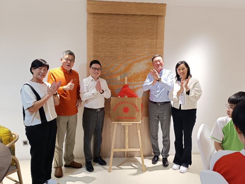 f861efcbd6ec48c0bd5d7f59a6cf74de_wh815x611