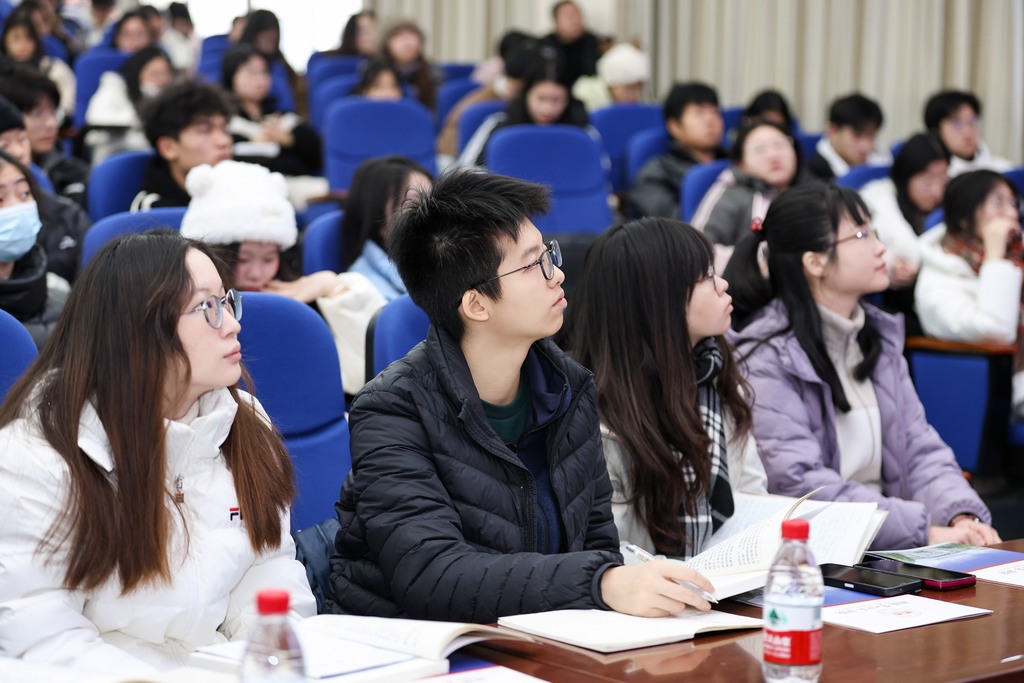 02 教大學生上大思政課