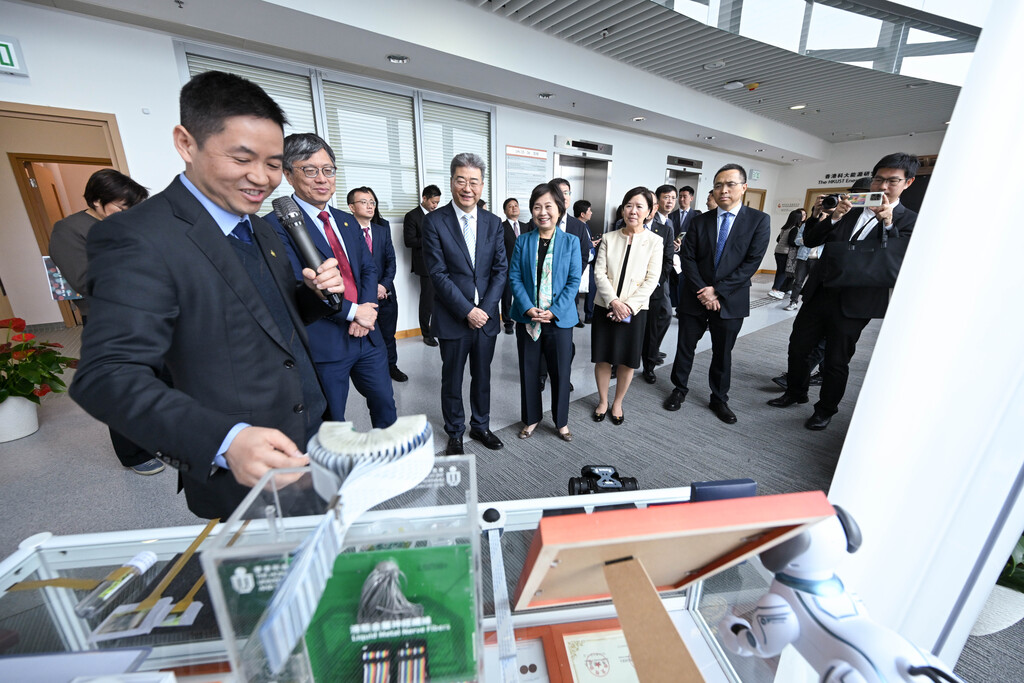 visi_by_P21457_03_059