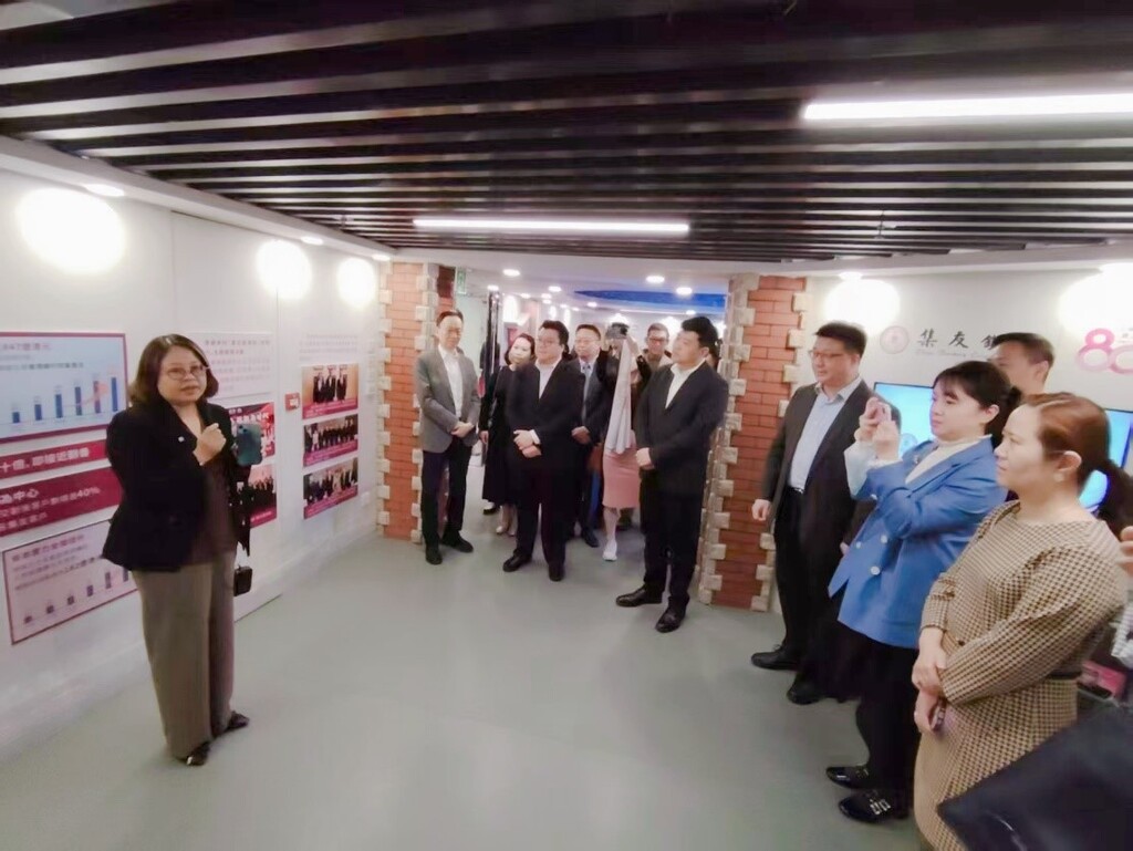 图4 集友银行王冰玲副总裁致辞(左)