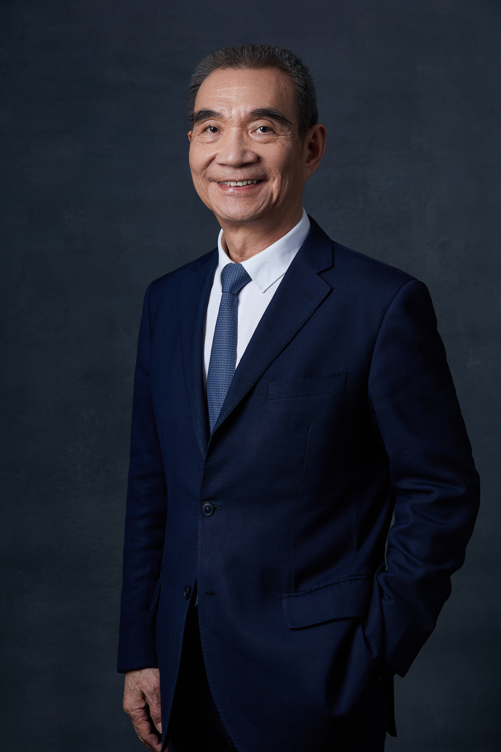 Prof Lin_photo