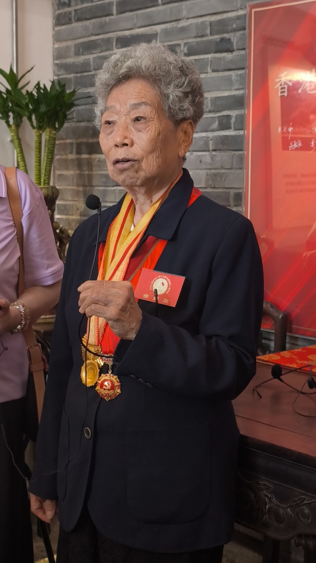 圖3:原東江縱隊港九獨立大隊老游擊戰士聯誼會會長林珍女士作分享