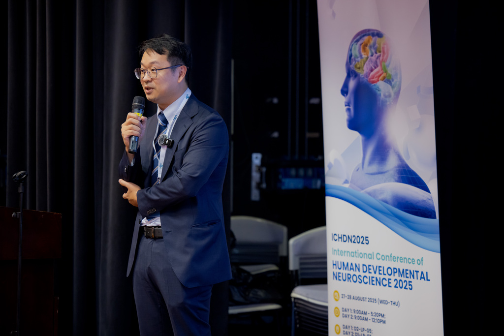 8. Professor Kangguang Lin from the Affiliated Brain Hospital of Guangzhou Medical University