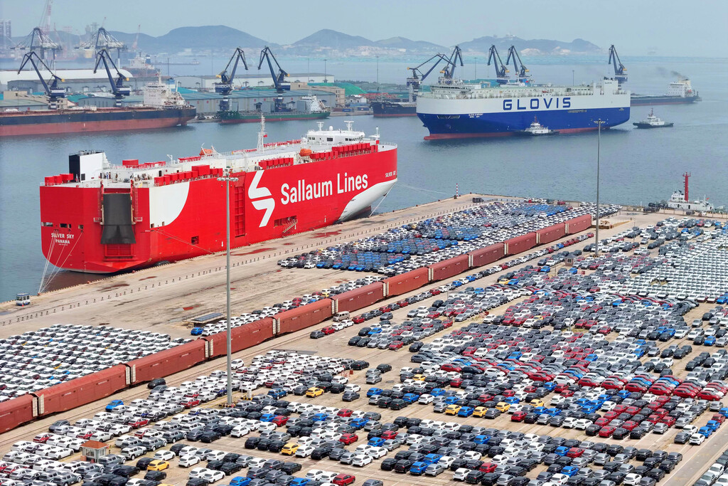 新华全媒头条_“确保我国经济航船乘风破浪、行稳致远” ——2024年中央经济工作会议侧记+(6)XxjpsgC007445_20241214_PEPFN0A001