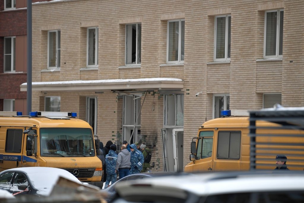 俄军方一司令在莫斯科居民楼爆炸中身亡（2）XxjpsgC007217_20241217_PEPFN0A001