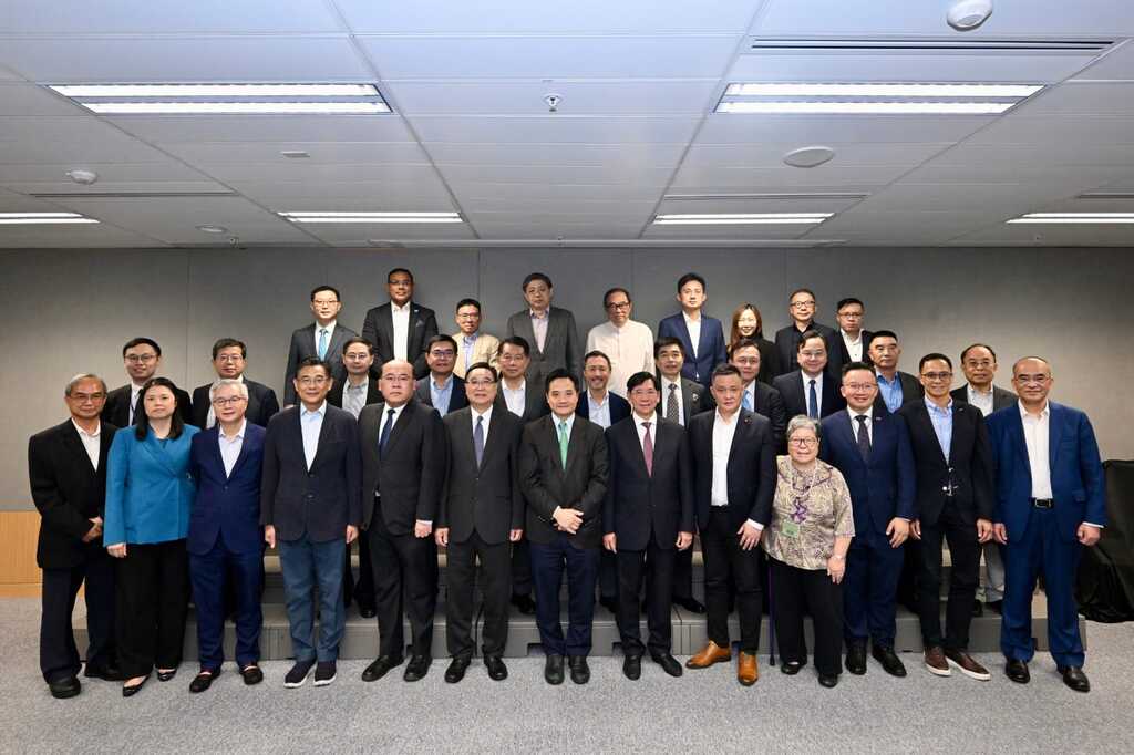 2023_担任特首政策组专家组成员