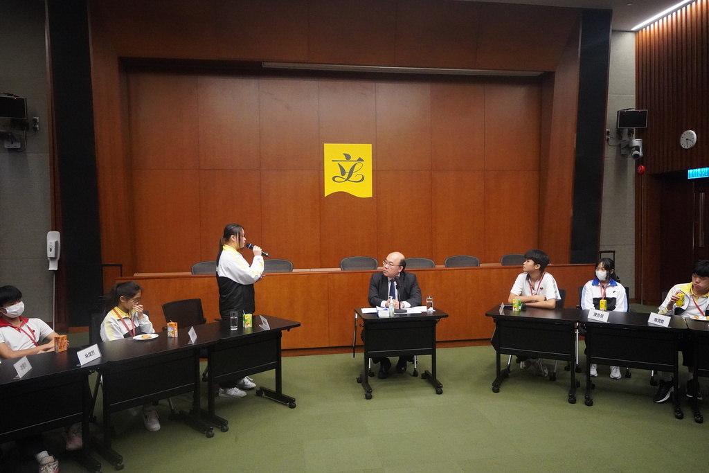 20240521_与来访立法会学生对话_2