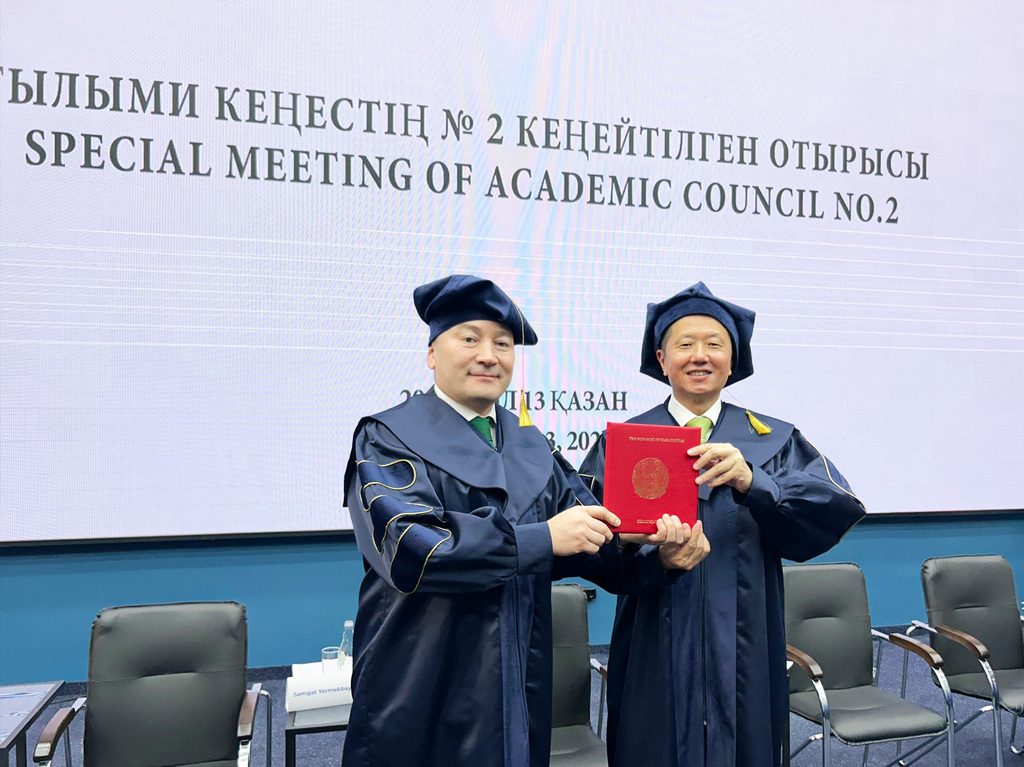 web-story20251013_chairman02_1880x1408px