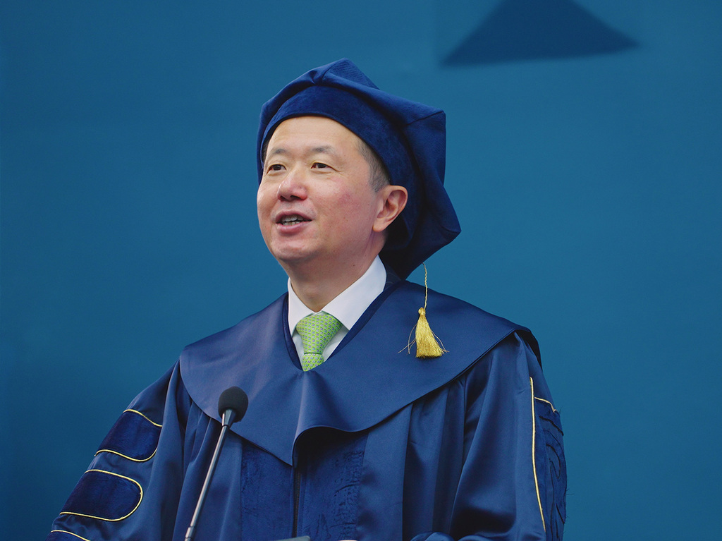 web-story20251013_chairman01_1880x1408px