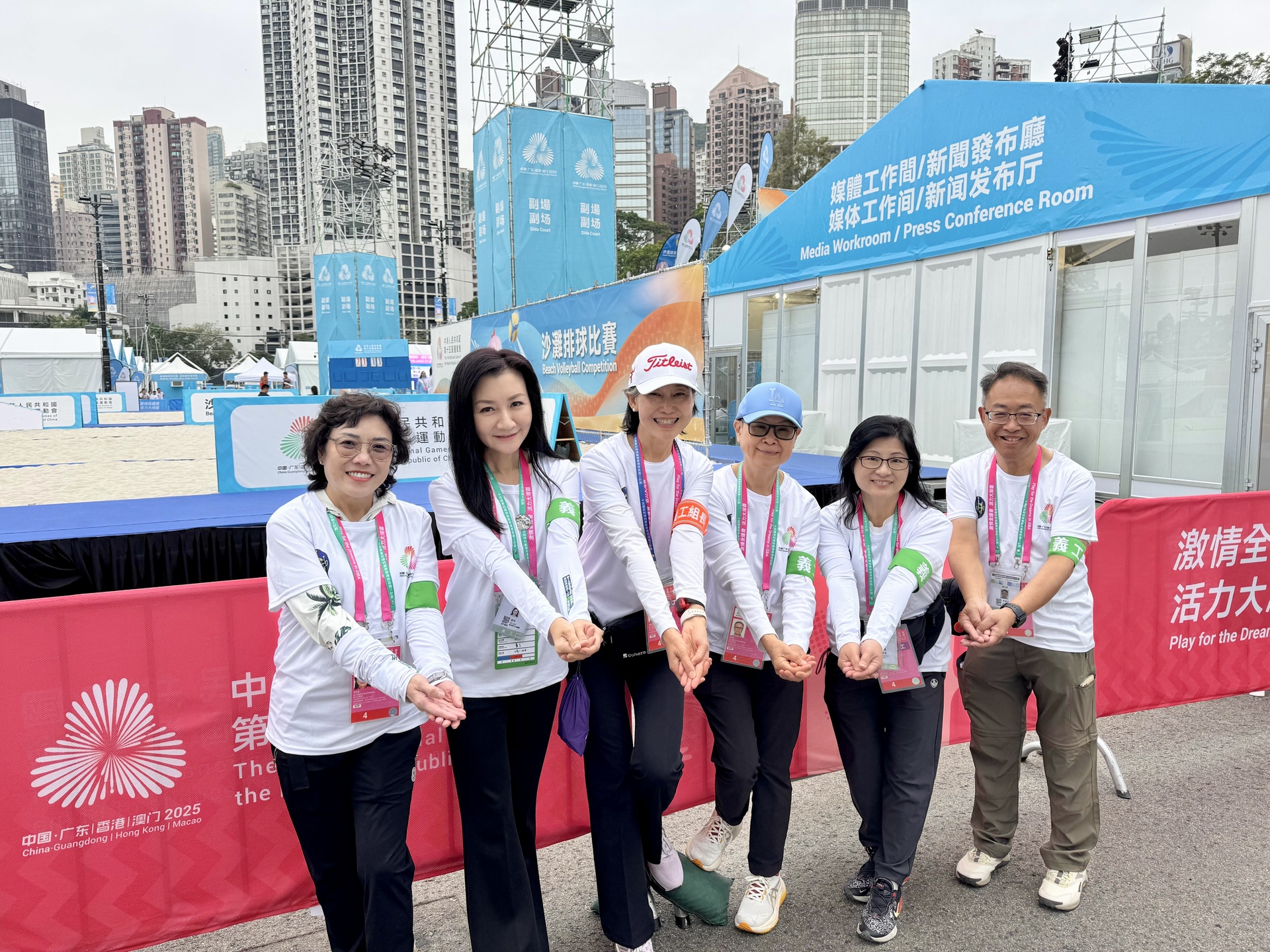 98d92cfea17dd4d7c73d3b81f34dd60a