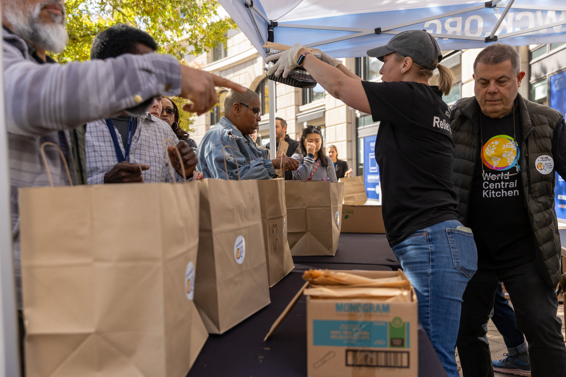 （新华视界）（4）美国联邦政府“停摆”创纪录CmxztpC000167_20251106_PEPFN0A001