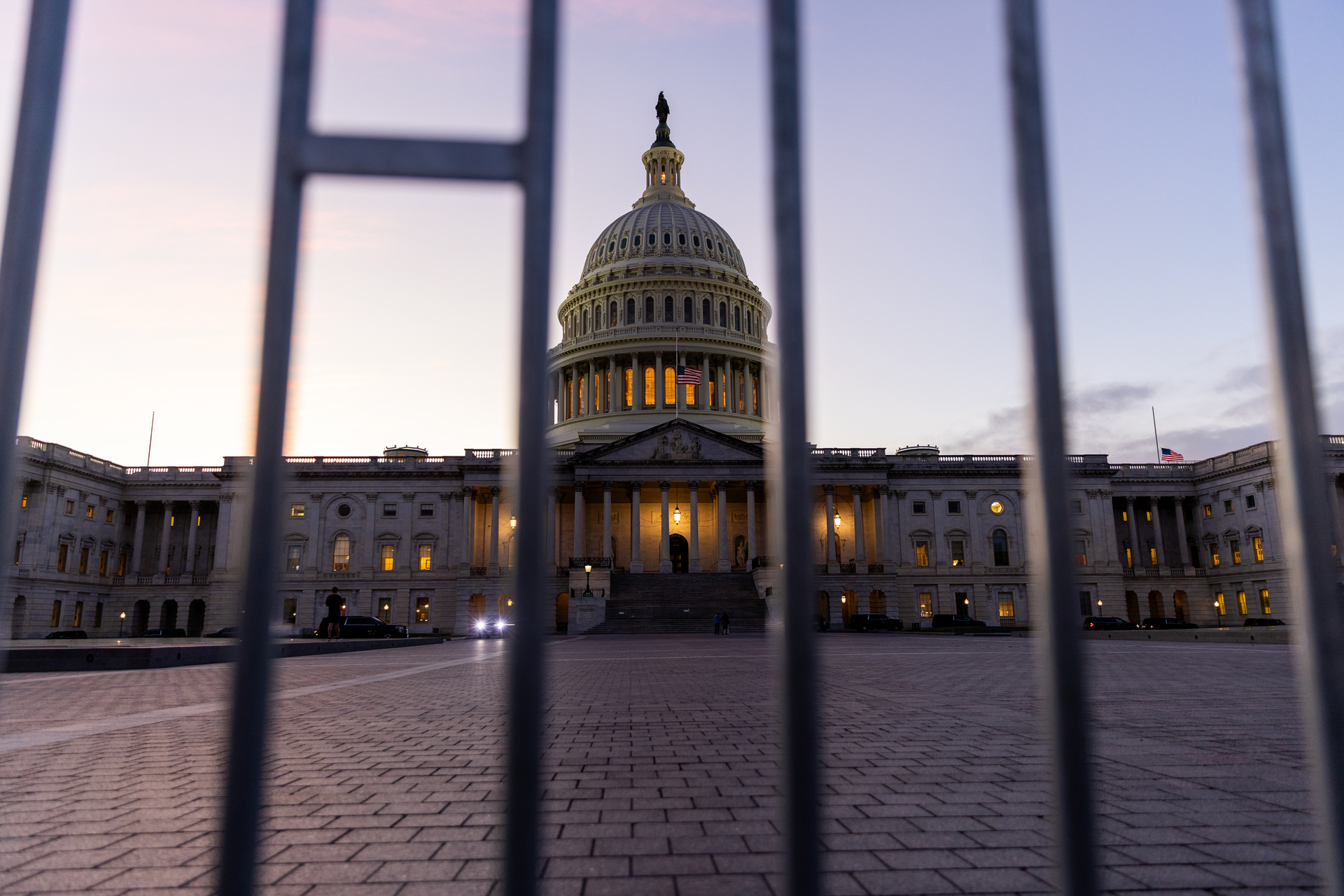 美国联邦政府“停摆”创纪录（3）CmxztpC000164_20251106_PEPFN0A001