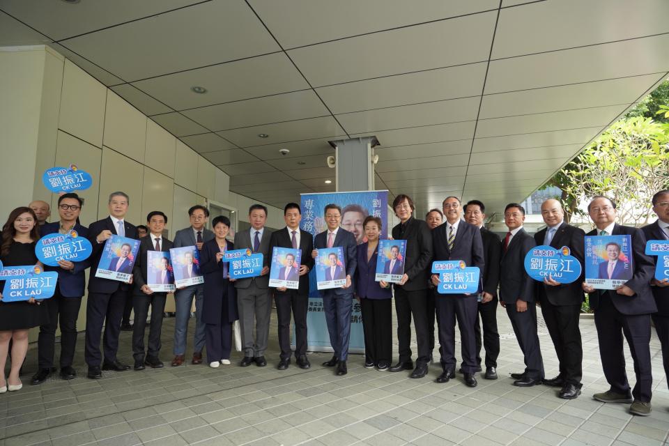 7b936722c4d248e2a43315f60e103f41