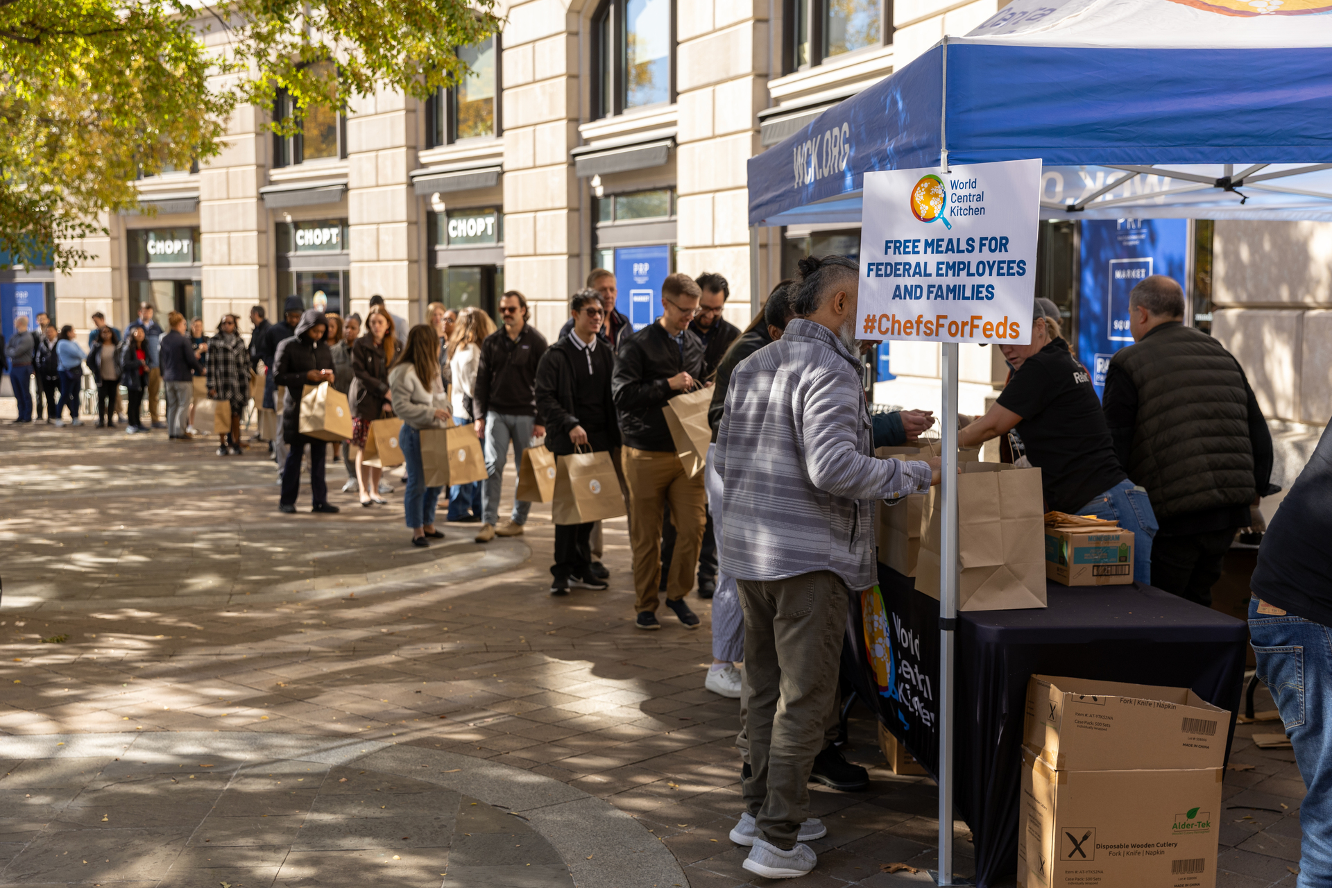 美国联邦政府“停摆”创纪录（7）CmxztpC000163_20251106_PEPFN0A001