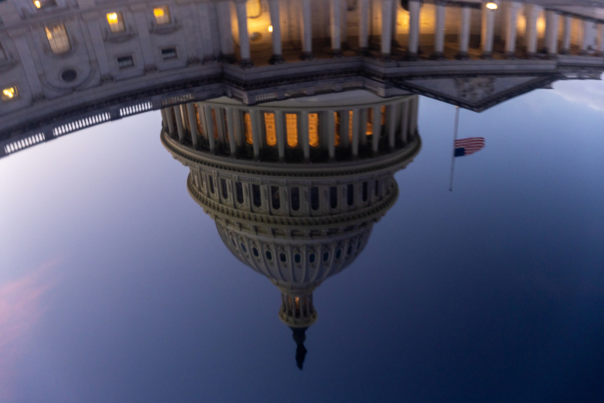 美国联邦政府“停摆”创纪录（2）CmxztpC000165_20251106_PEPFN0A001