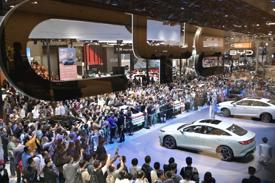 2025121877786a02be4c