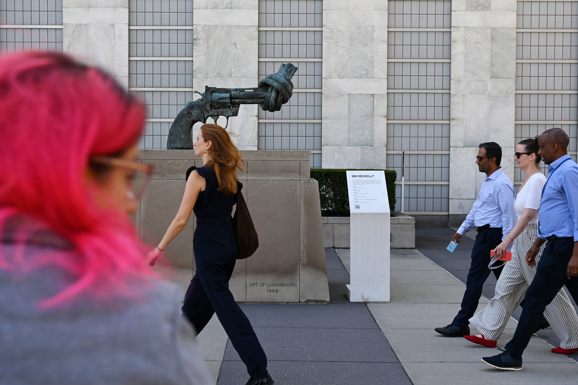 年终报道_新华社评出2025年国际十大新闻（10）XxjpsgC000246_20251230_PEPFN0A001