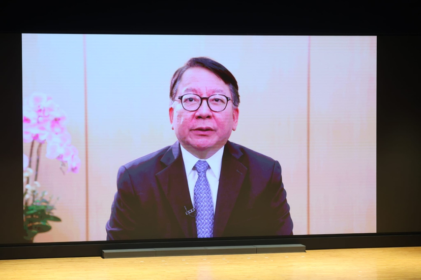 67b93fd3e4b0e62e7223ab33