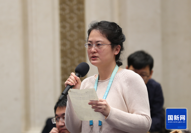 紫荆杂志记者提问