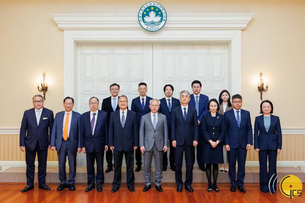 澳门特区行政长官岑浩辉会见第十四届全国政协常委、粤港澳大湾区企业家联盟主席蔡冠深一行