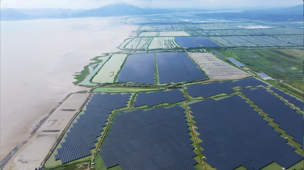 广东江门-大湾区最大单体渔业光伏项目