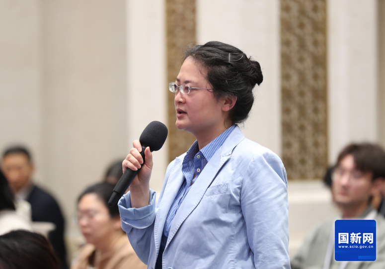 紫荊雜志記者提問