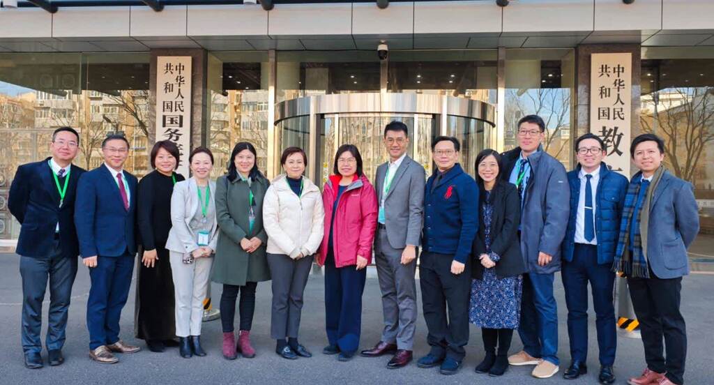 67f3d553e4b0e62e7232b9861