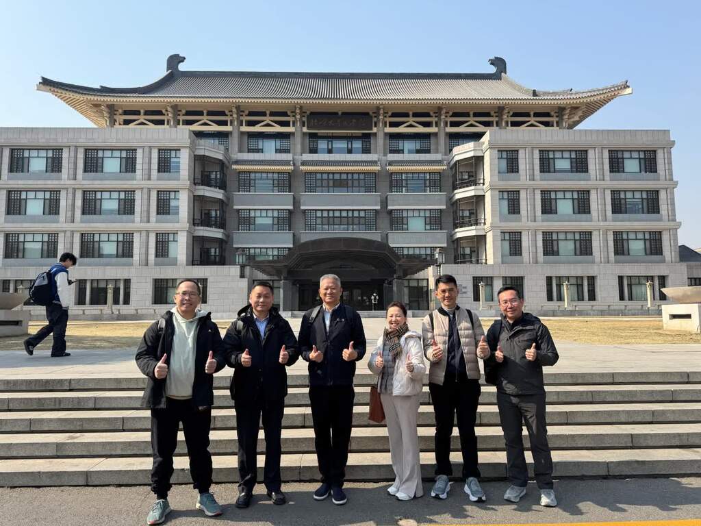 67f3d557e4b0e62e7232b98e1