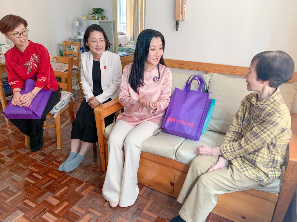 联会成员前往区内不同家庭进行探访1