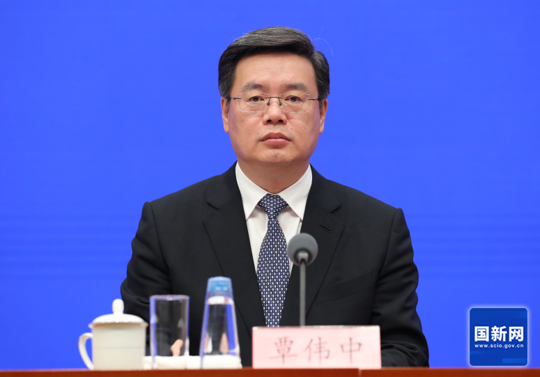 深圳市委副書記、市長覃偉中