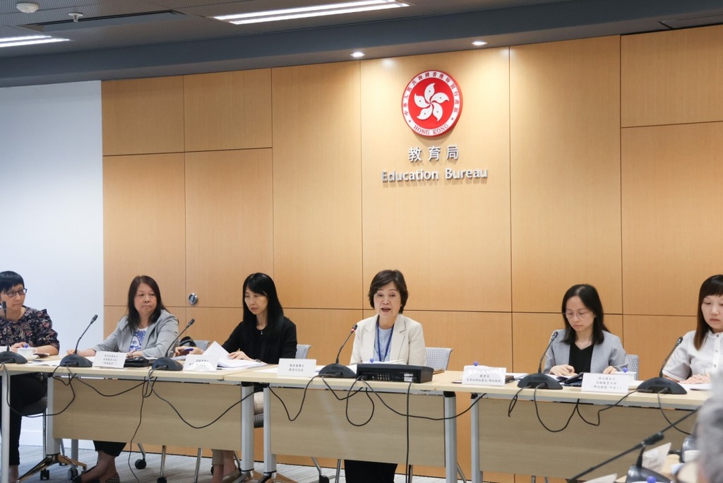 689f08c4e4b0e62e72608d59