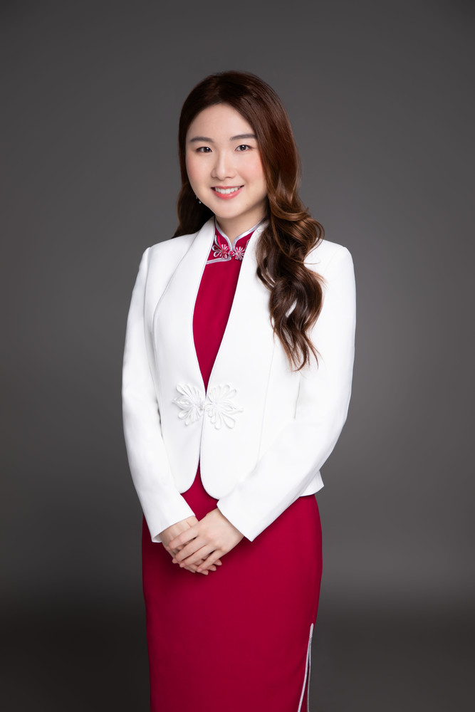 香港岛妇女联会青年事务委员会副主任 何雅彦