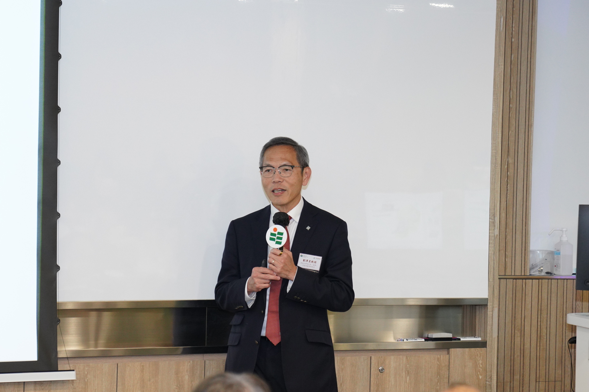 2-DSC09963-2nd Seminar of the NPC and NCCPPCC Talk Series