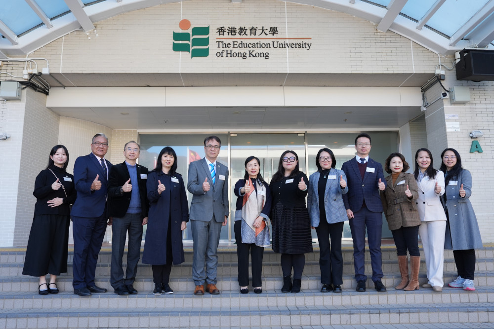 双方出席签署仪式的嘉宾合影