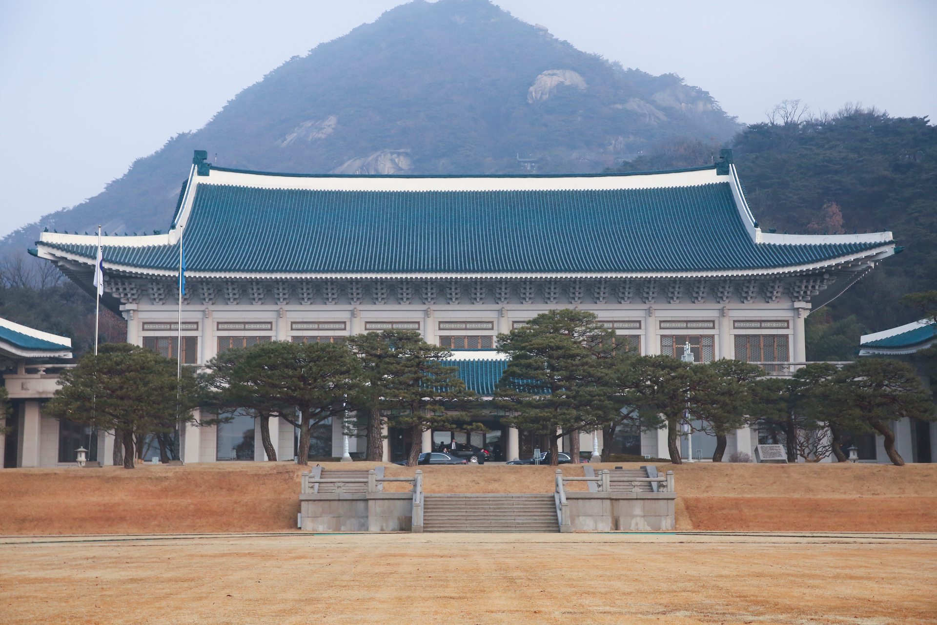 韩国总统府正式迁回青瓦台（1）XxjpsgC000078_20251229_PEPFN0A001