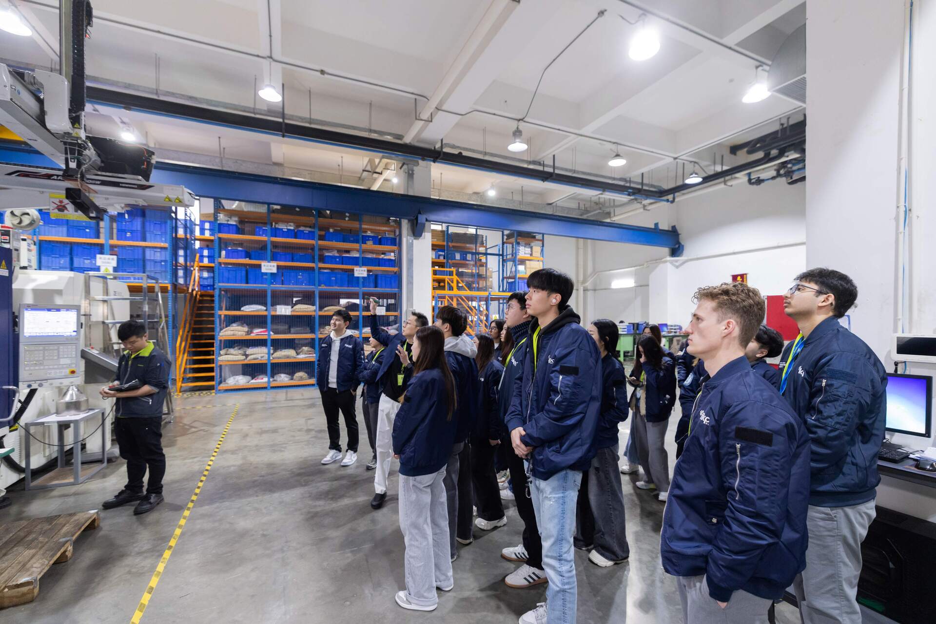 Image 3_Hongrita Group’s smart factory visit