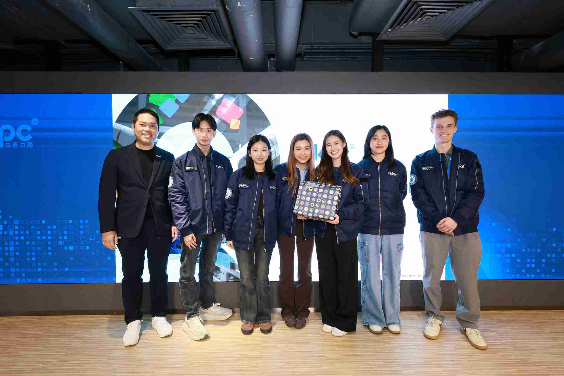 Image 4_Winner team of “Dare to Try” presentation - Team Echolink